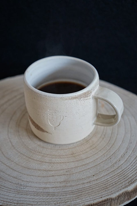 Taza artesanal hecha a mano