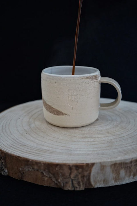 Taza artesanal hecha a mano